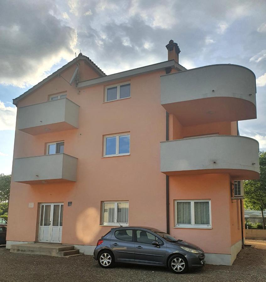 Apartment Rados Dugopolje Exterior photo